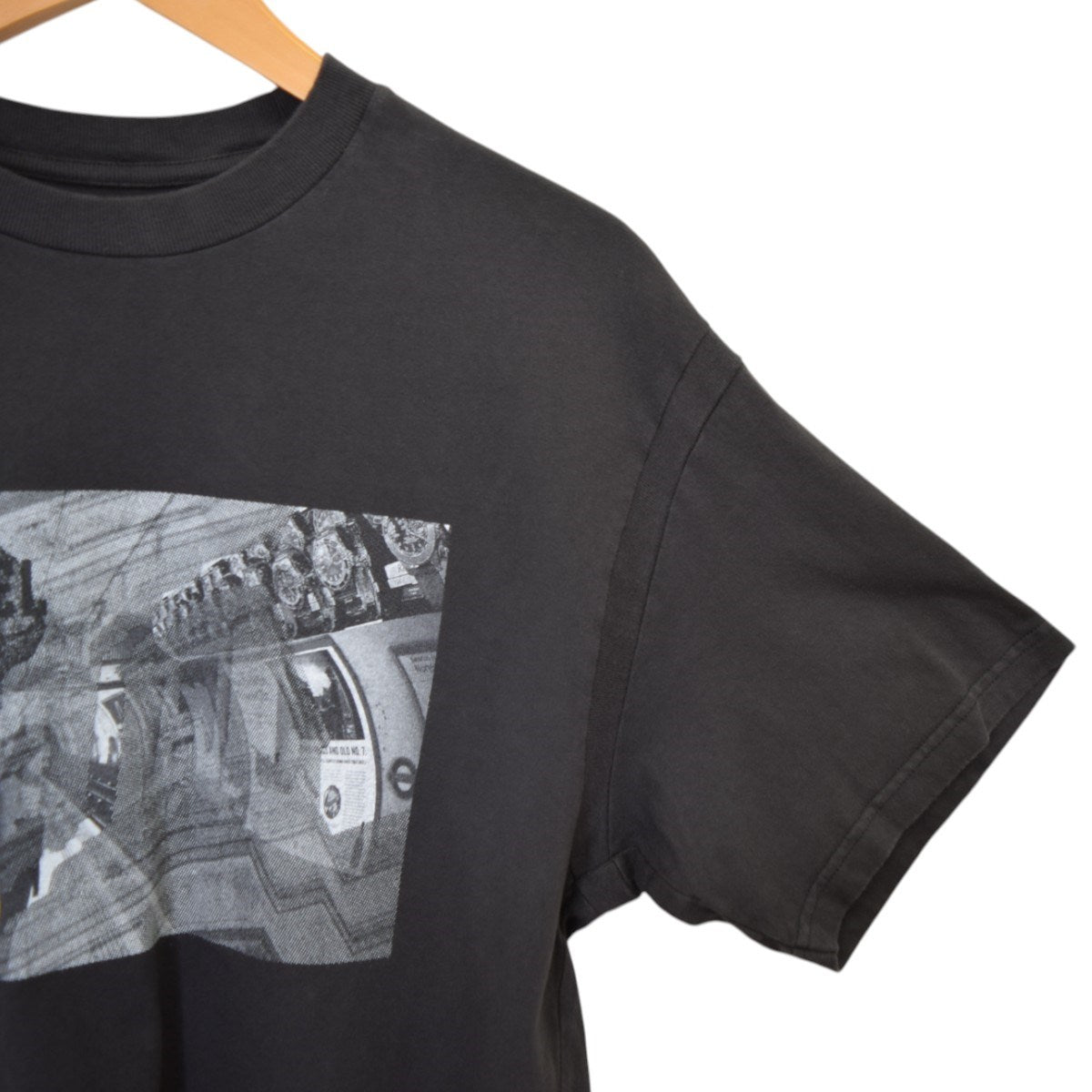 SEQUEL(シークエル) T-SHIRTプリントTシャツSQ-22SS-ST-06 SQ-22SS-ST