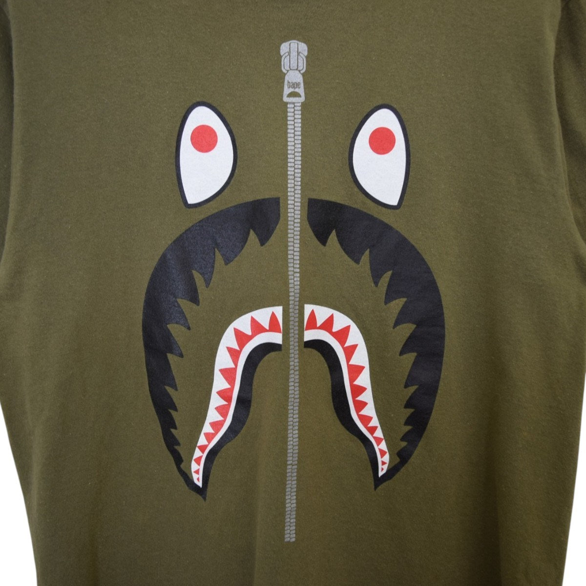 シャークTシャツ