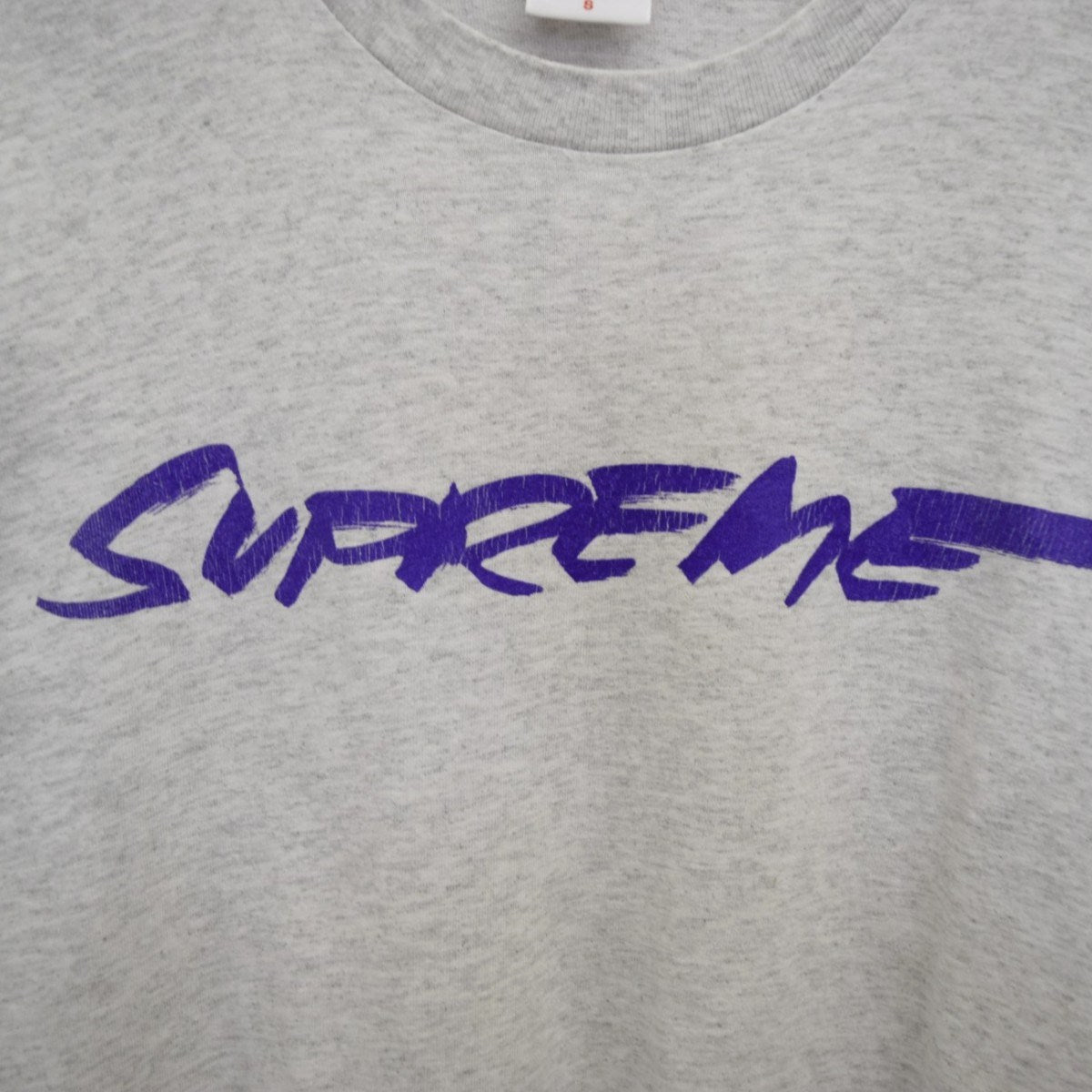 Futura Logo TeeプリントTシャツ 2020SS