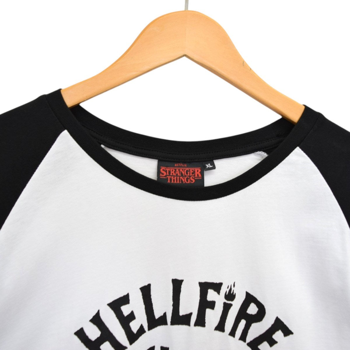 NETFLIX公式HELLFIRE CLUBラグランカットソー