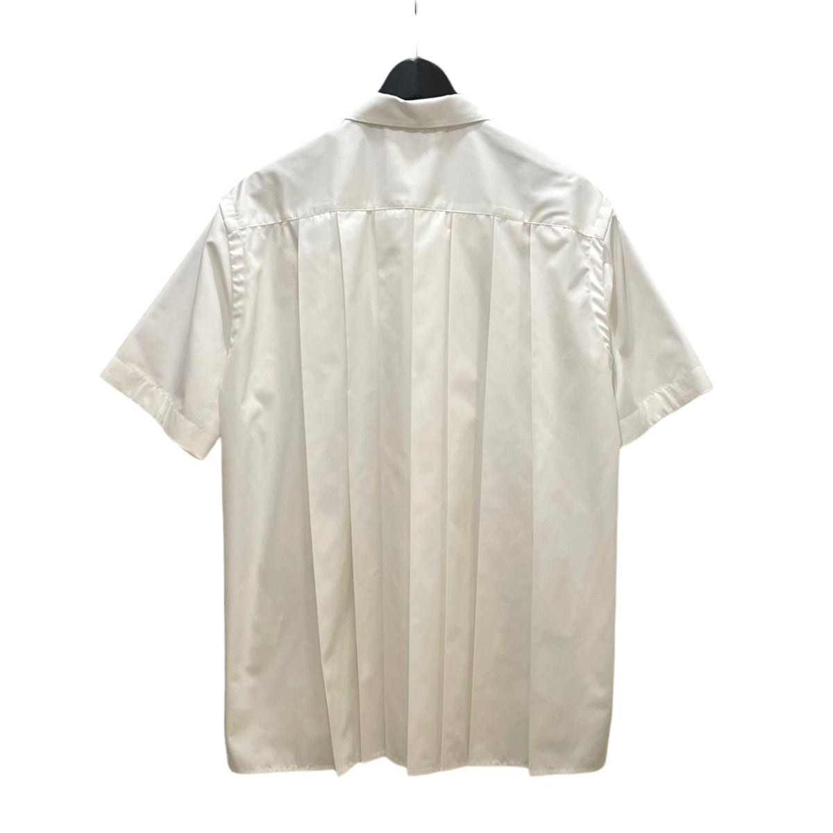 サカイの2024SS Cotton Poplin Shirt バックプリーツシャツです。 sacai トップス 古着・中古アイテム