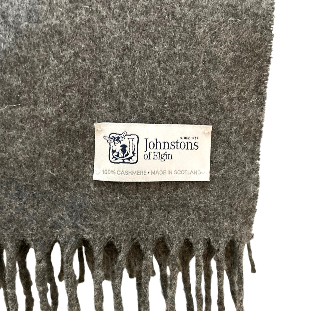 ジョンストンズオブエルガンのカシミヤ100％大判ストールです。 JOHNSTONS OF ELGIN ファッション小物 古着・中古アイテム
