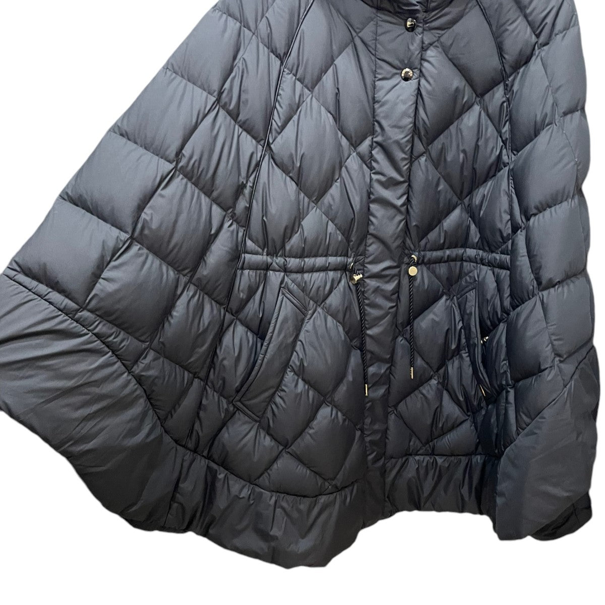 WOOLRICH(ウールリッチ) ELLIS CAPE ケープダウン ブラック サイズ S-M｜【公式】カインドオルオンライン  ブランド古着・中古通販【kindal】