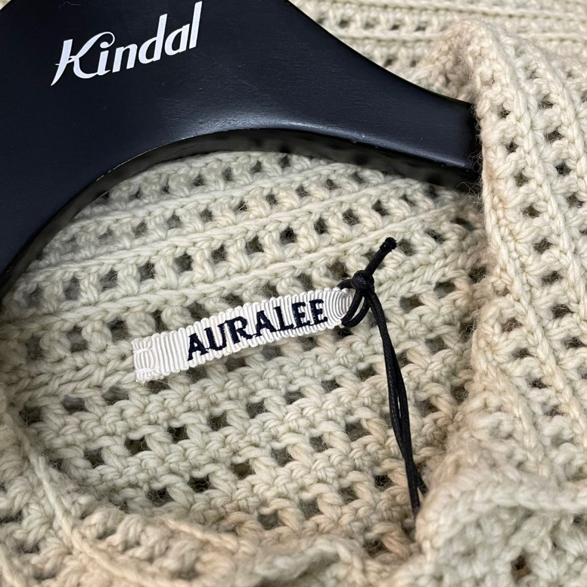 AURALEE(オーラリー) HAND CROCHET WOOL KNIT クロシェニットカーデ ライトカーキ サイズ  4｜【公式】カインドオルオンライン ブランド古着・中古通販【kindal】