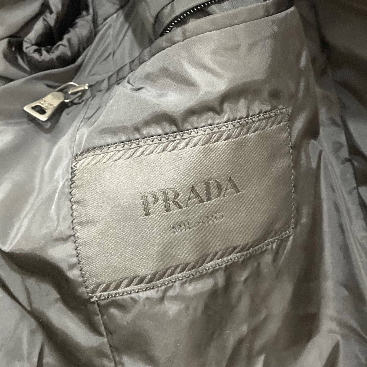 プラダのフェイクレイヤードチェスターコート SGH151です。 PRADA 古着・中古 アウター アイテム