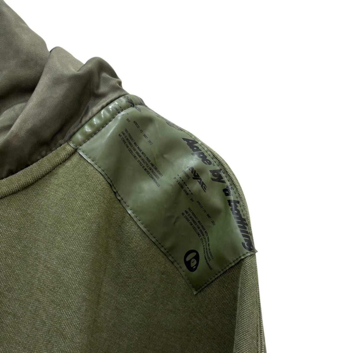 A BATHING APE 古着・中古 アベイシングエイプのハーフジッププルオーバーパーカ HOODIE SWEATER AAPSWM3816XXJです。