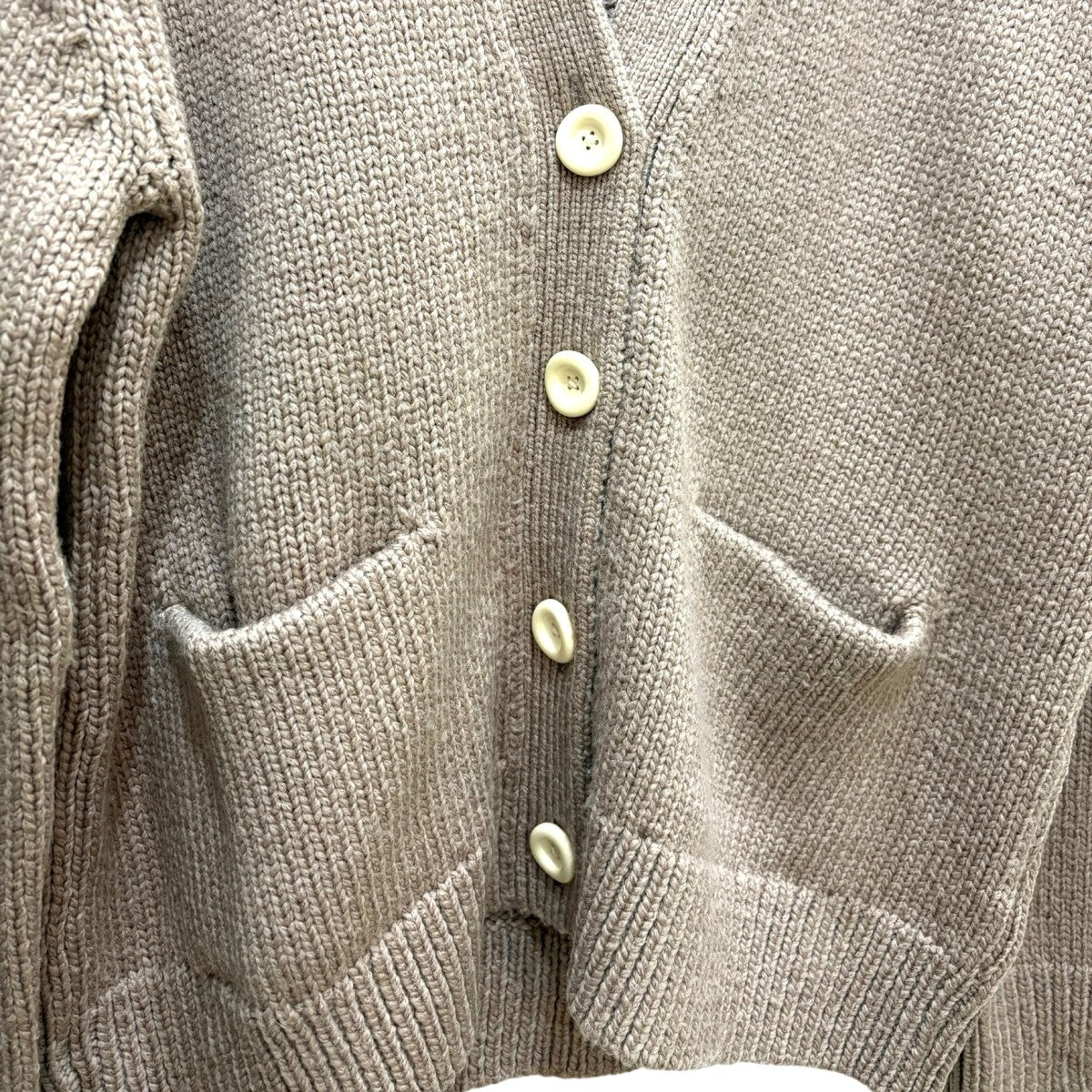 ACNE STUDIOS(アクネストゥディオズ) VネックカーデFN-WN