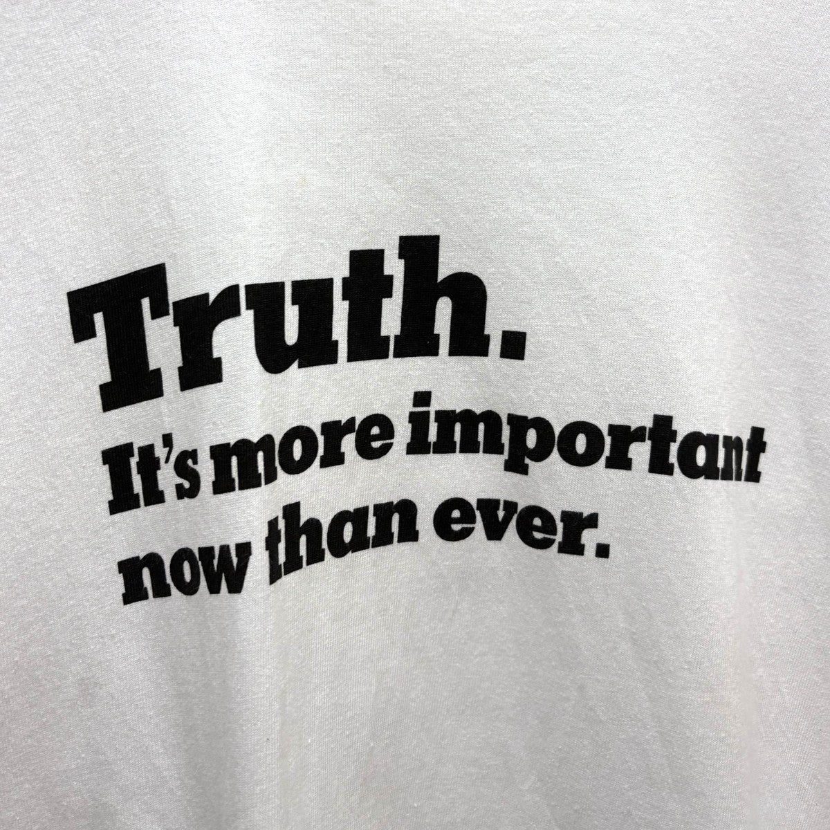 サカイ sacai NEW YORK TIMES Truth TEE 18-04000 ホワイト サイズ：2 sacai(サカイ) NEW YORK TIMES Truth TEE18-04000 18-04000