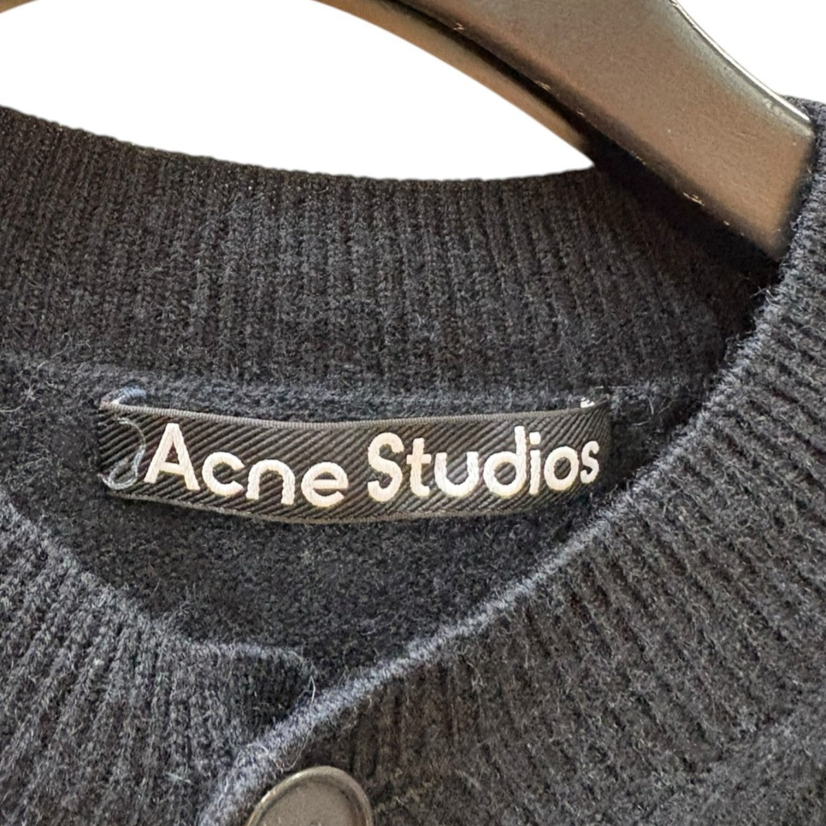 ACNE STUDIOS ワンポイントクルーネックカーデ 古着・中古-4枚目のアイテム画像