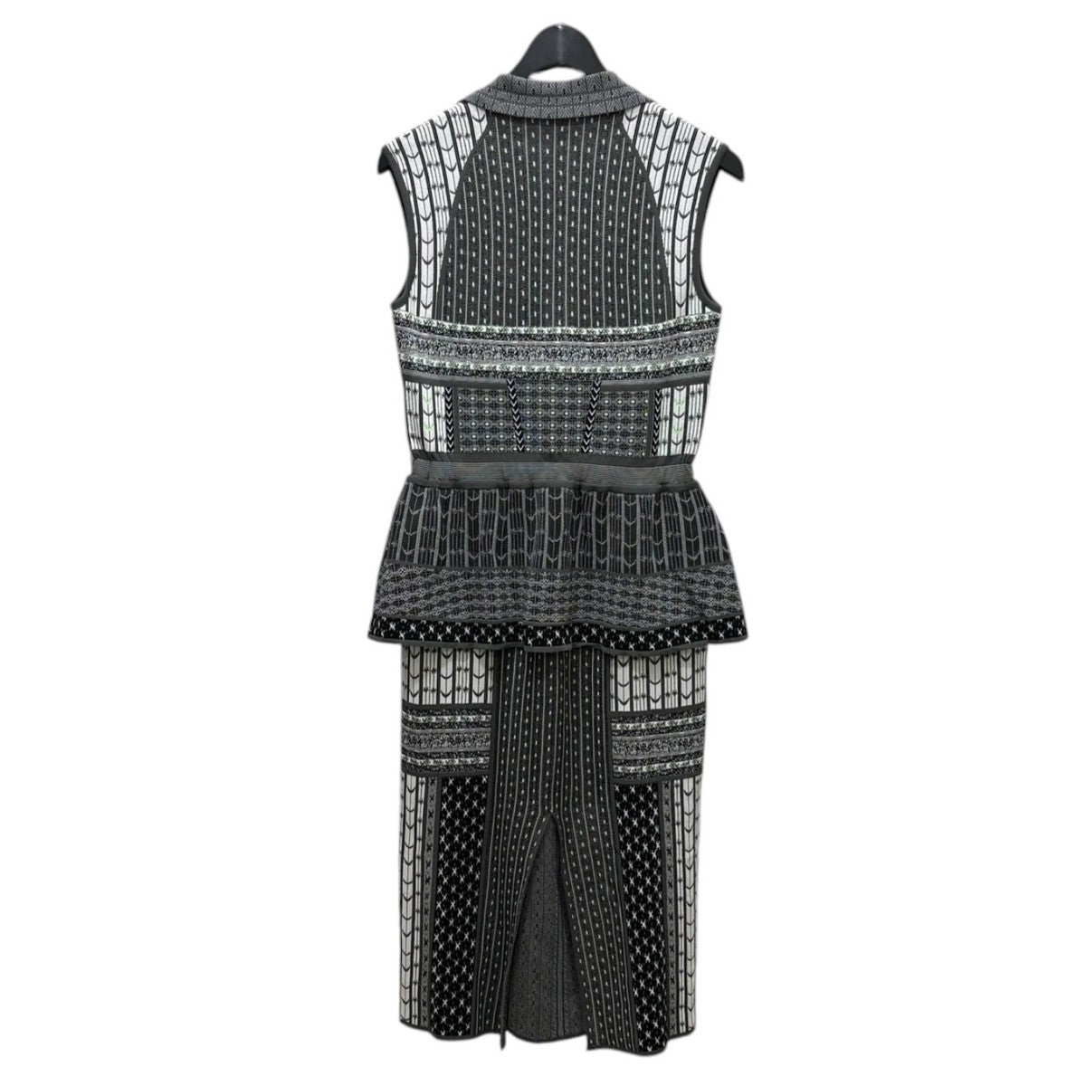 mame kurogouchi Geometric Pattern Knitted DressMM25SS-KN085 古着・中古-2枚目のアイテム画像