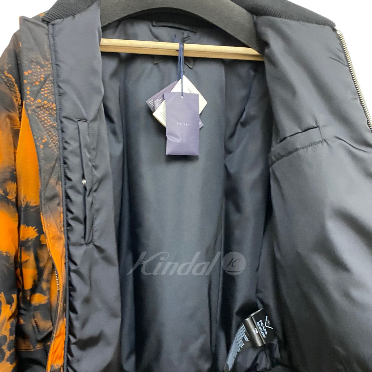 PRADA 22AW Re-Nylon Human Bomber Jacket MA-1ナイロン総柄ジャケット 古着・中古-7枚目のアイテム画像