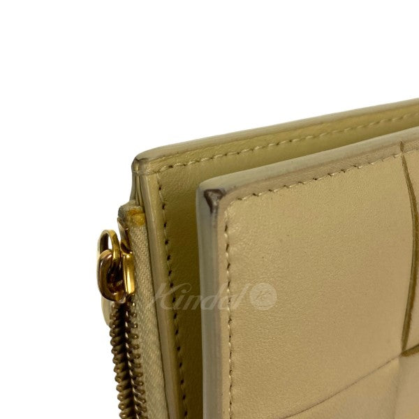 BOTTEGA VENETA(ボッテガヴェネタ) Cassette Small Bi-Fold Wallet二 
