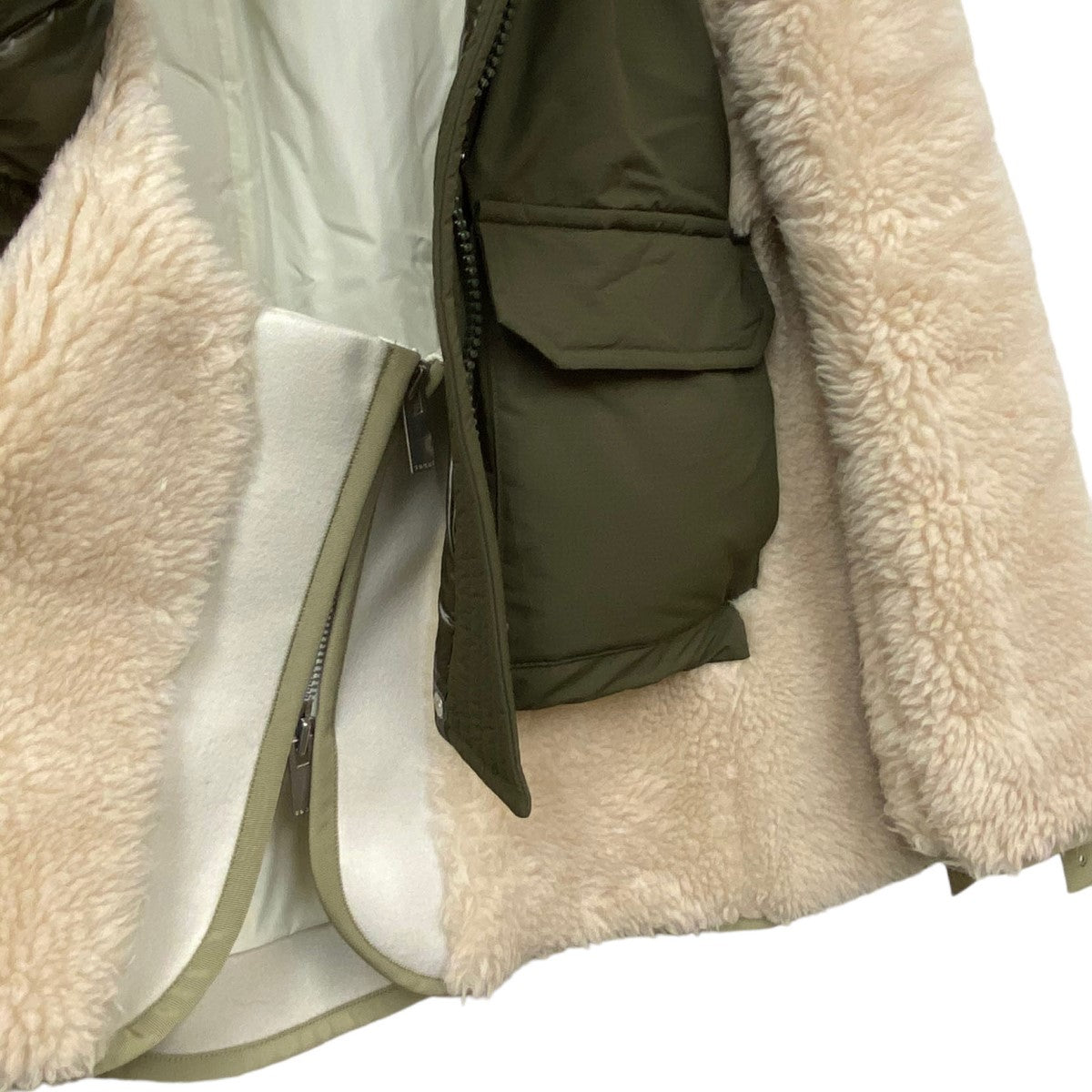 sacai(サカイ) 22AWFAUX SHEARLING × PADDED BLOUSONミリタリーボア