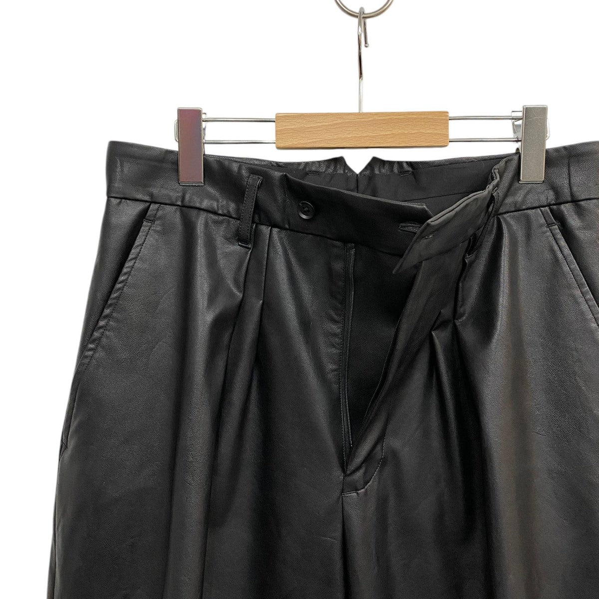 Ex Wide Tapered Trousers Leatherフェイクレザーワイドタックテーパードパンツ