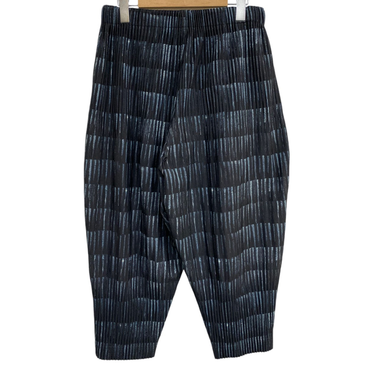 HOMME PLISSE ISSEY MIYAKE HP73JF211 PLEATS TAPERED PANTS総柄プリーツテーパードパンツ 古着・中古-2枚目のアイテム画像
