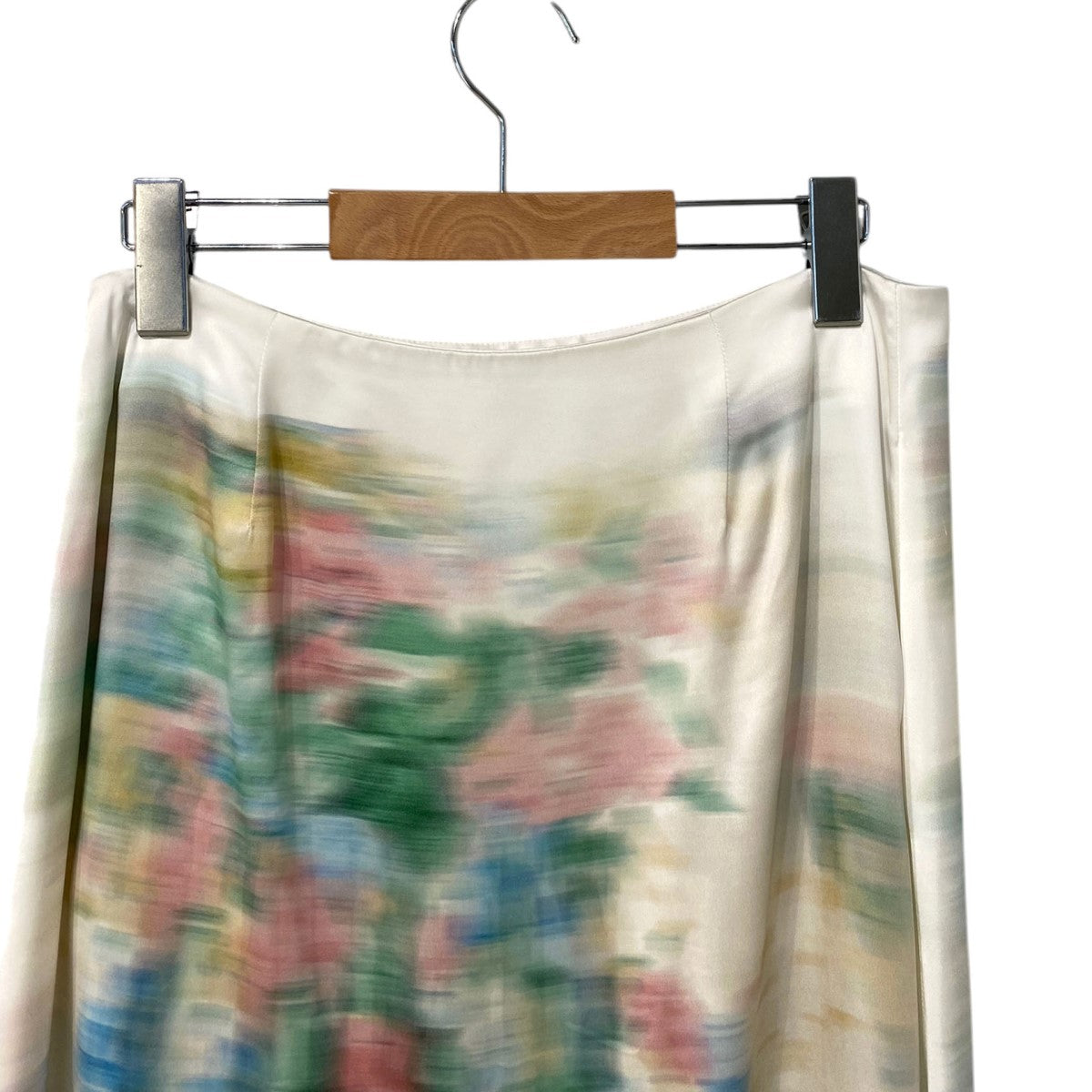 【LOEWE】★おしゃれ 人気★シルクフローラルプリントスカート LOEWE(ロエベ) 23AWBlurred print midi skirtレーヨンシルク