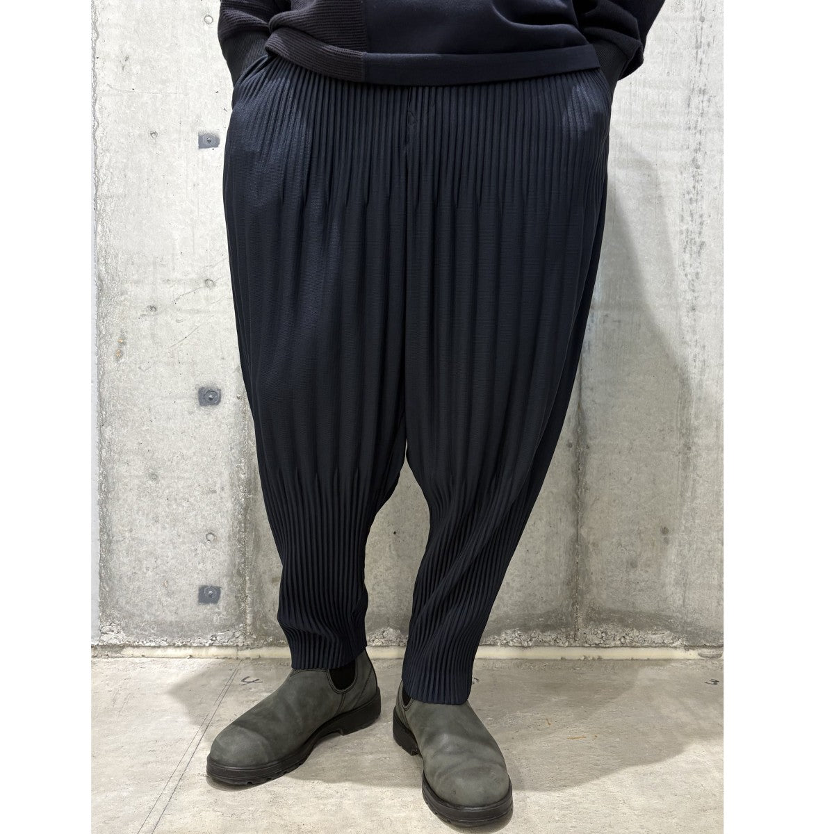 HOMME PLISSE ISSEY MIYAKE BASICライン／シーズンレスPLEATS／TAPEREDプリーツテーパードイージーパンツ 古着・中古-2枚目のアイテム画像