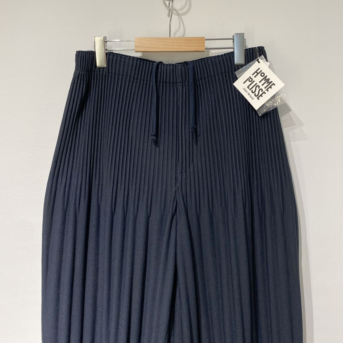 HOMME PLISSE ISSEY MIYAKE BASICライン／シーズンレスPLEATS／TAPEREDプリーツテーパードイージーパンツ 古着・中古-4枚目のアイテム画像