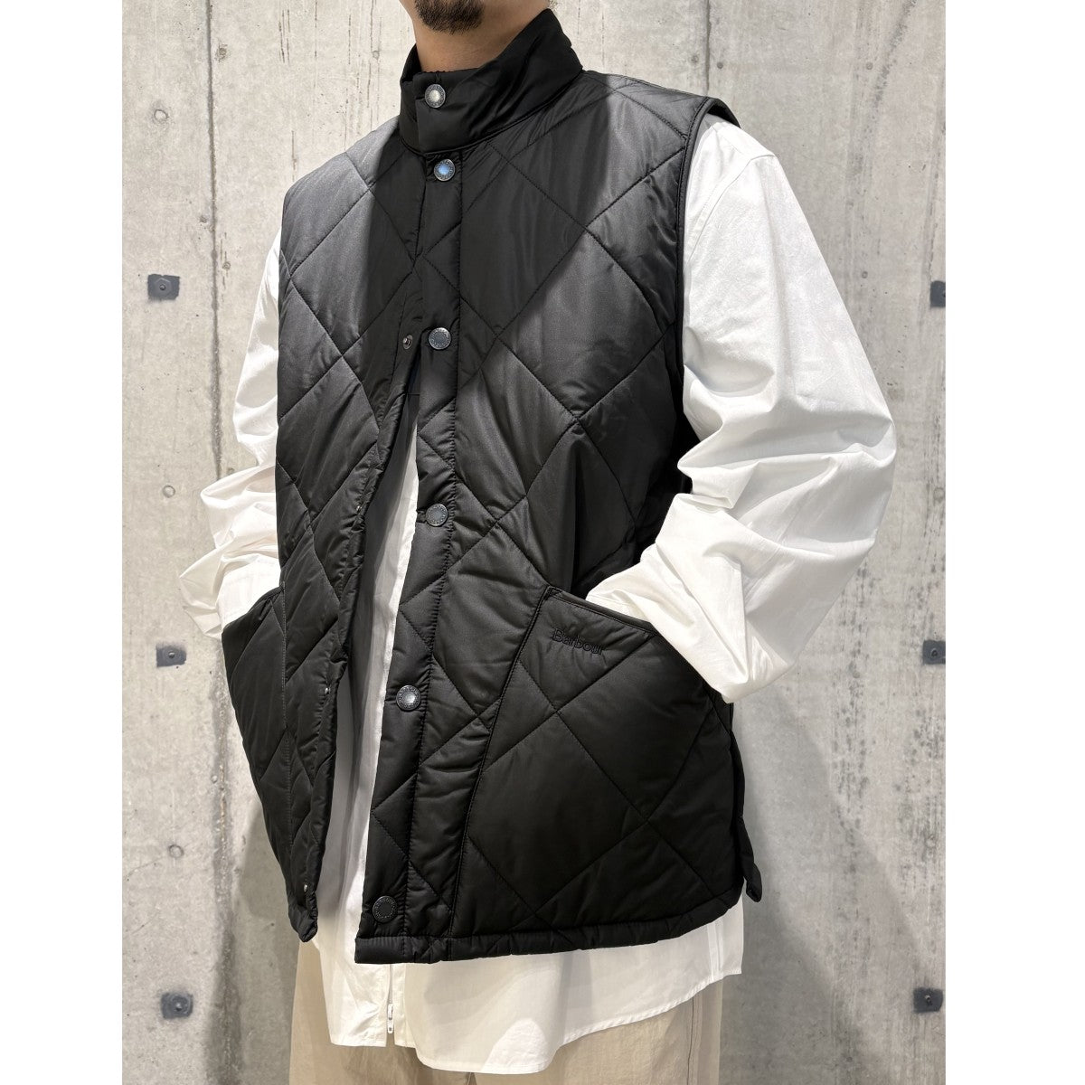 Barbour ブラック キルティングベストL Barbour(バーブァー) Liddesale キルティング ベスト ブラック