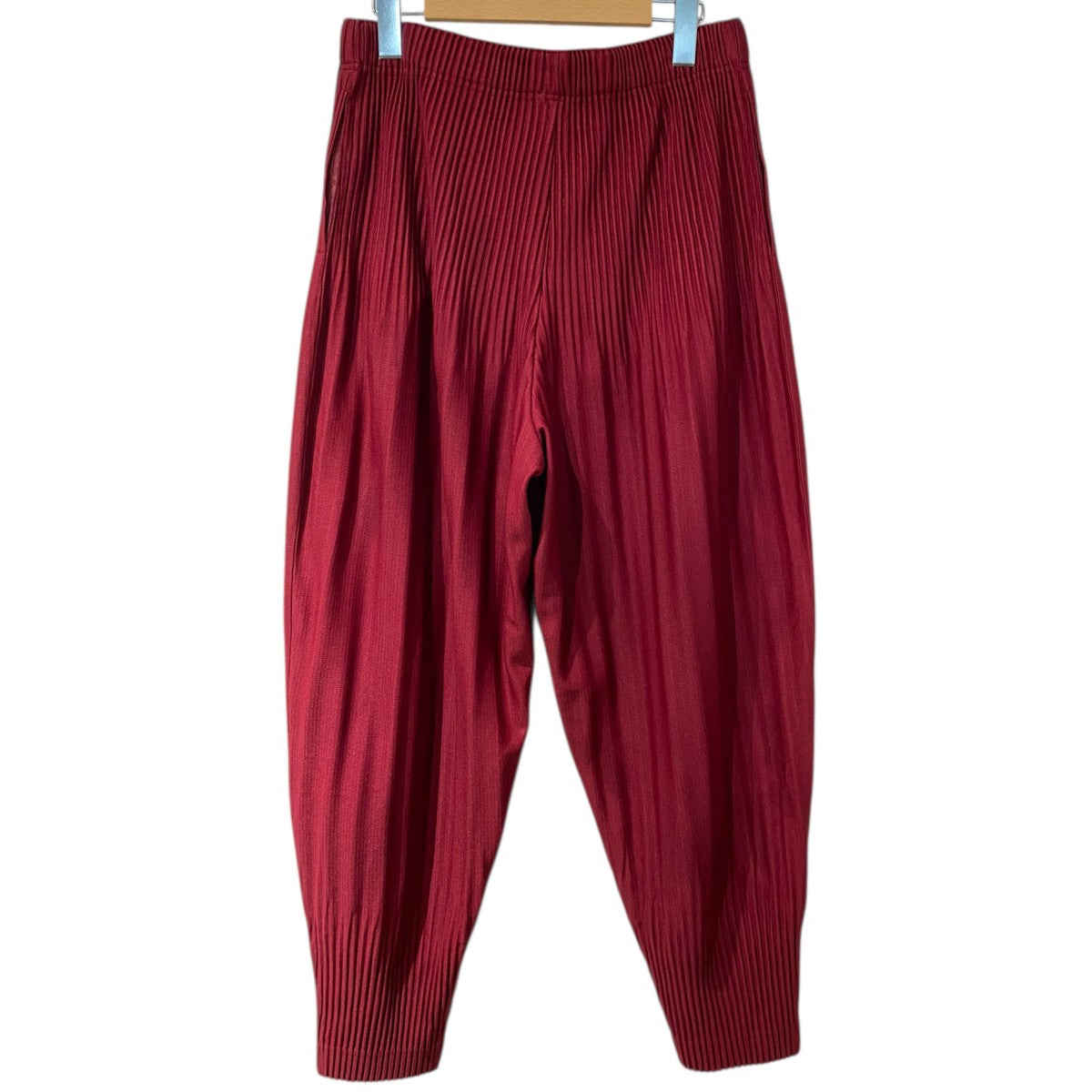 HOMME PLISSE プリーツ テーパードパンツ HOMME PLISSE ISSEY MIYAKE(イッセイミヤケオムプリッセ