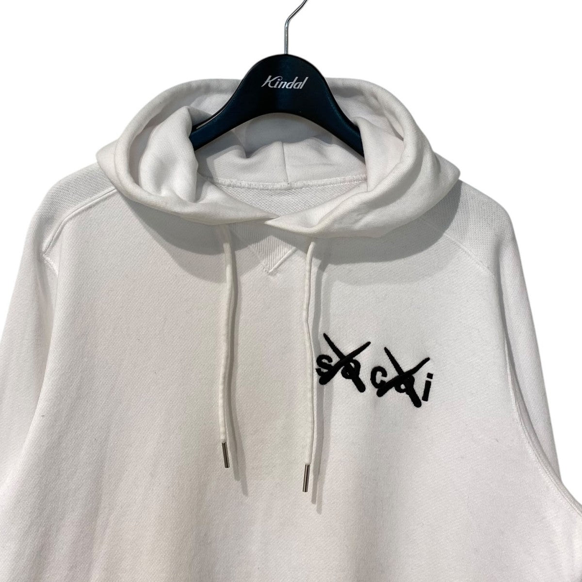 SACAI KAWS(サカイ カウズ) 21AWEmbroidery Hoodieロゴ刺繍