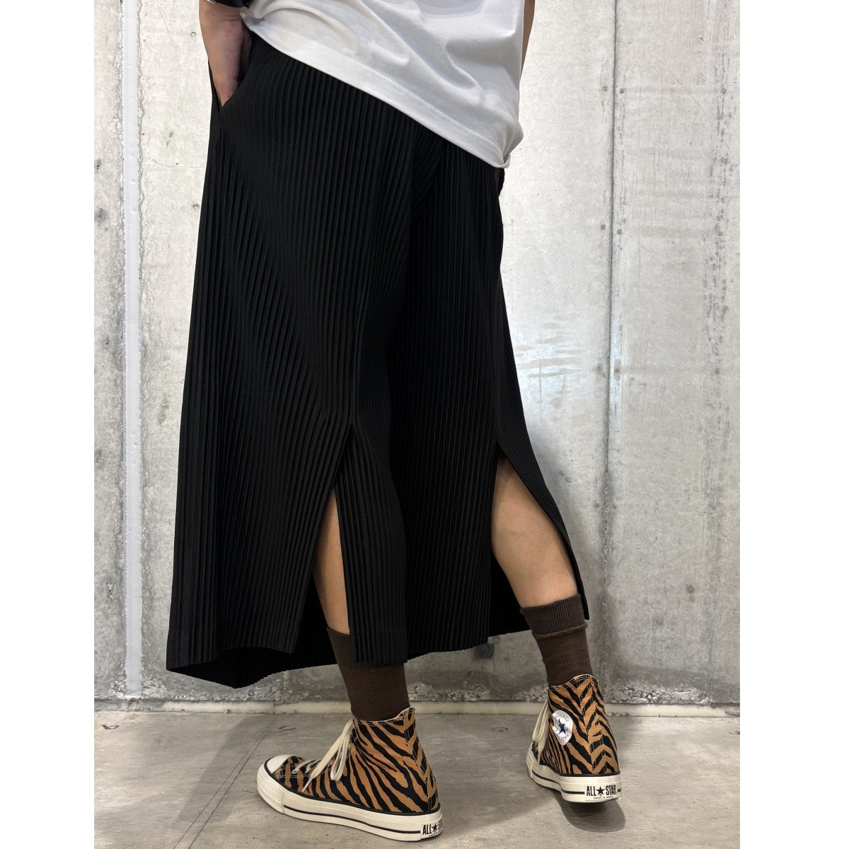 オムプリッセ SERRATE HOMME PLISSÉ ISSEY MIYAKE – isseymiyake.com
