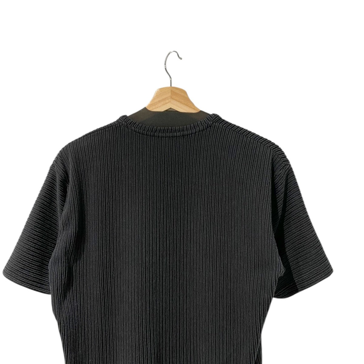 ISSEY MIYAKE MEN(イッセイミヤケ) リップル編みTシャツ ブラック サイズ 2｜【公式】カインドオルオンライン  ブランド古着・中古通販【kindal】