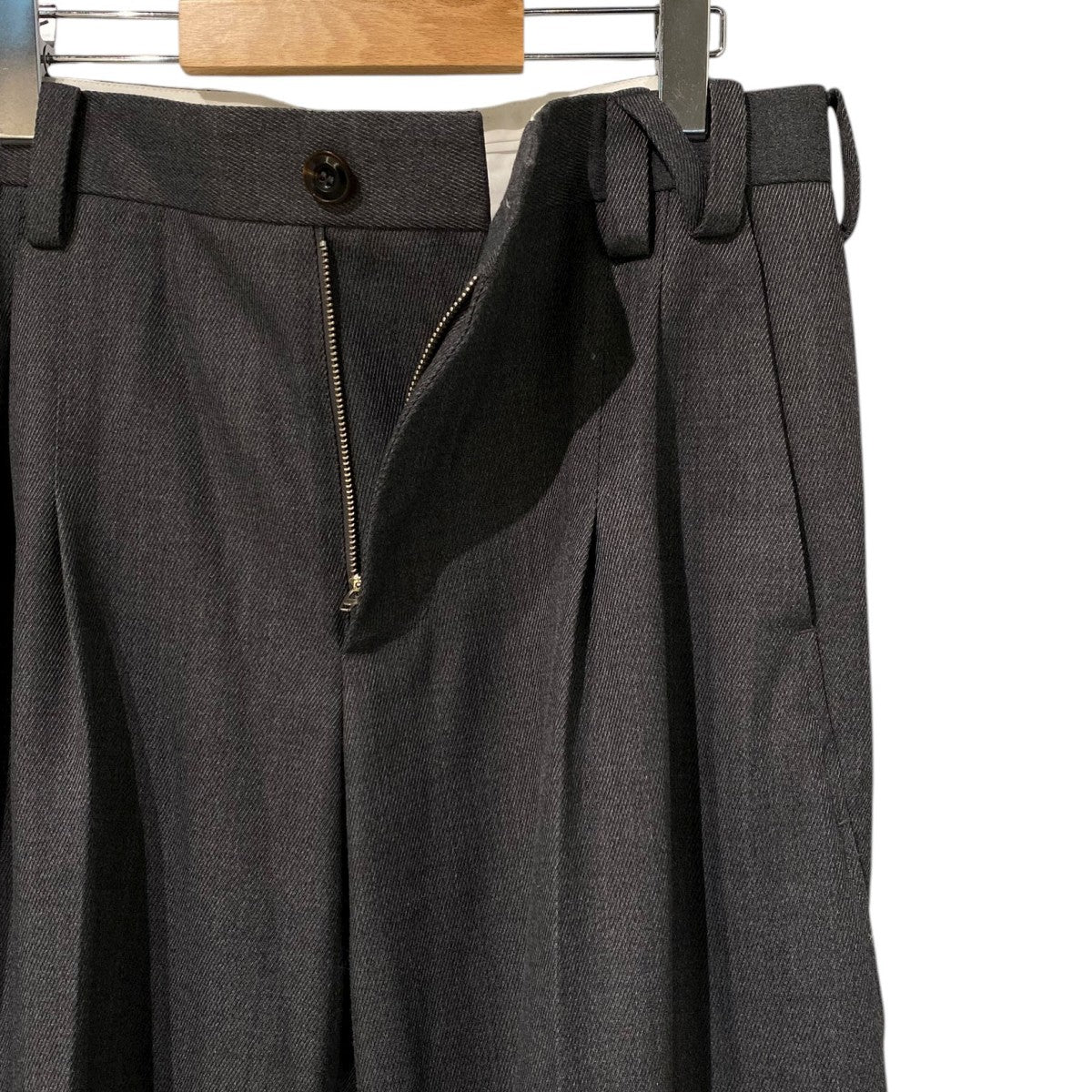 NULLUS(ヌルス) 25AWQUILL PEN TAILORED TROUSERワイドレイヤード