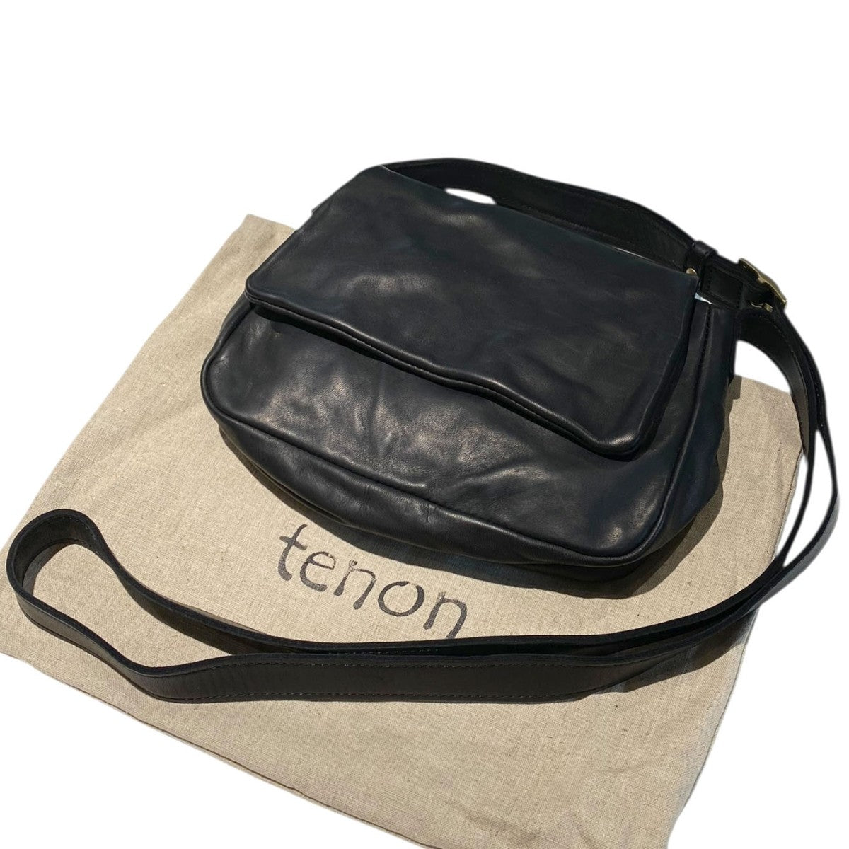 tenon(テノン) 25SSレザーミニショルダーバッグ ブラック サイズ タテ