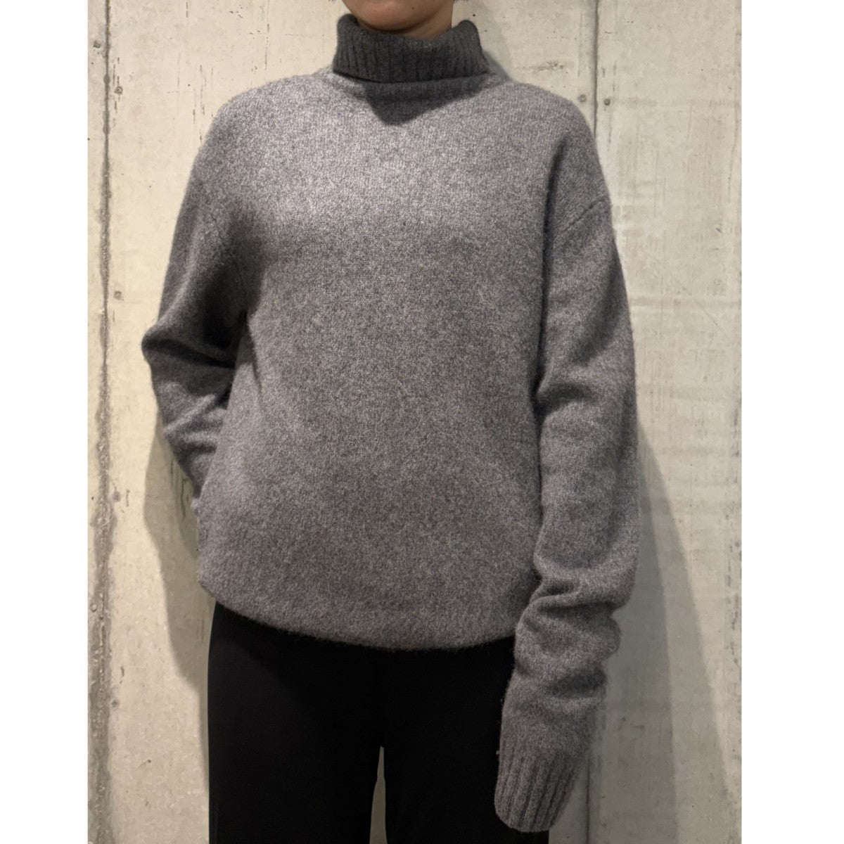田中さんのセーターC．Tocculiカシミヤニット