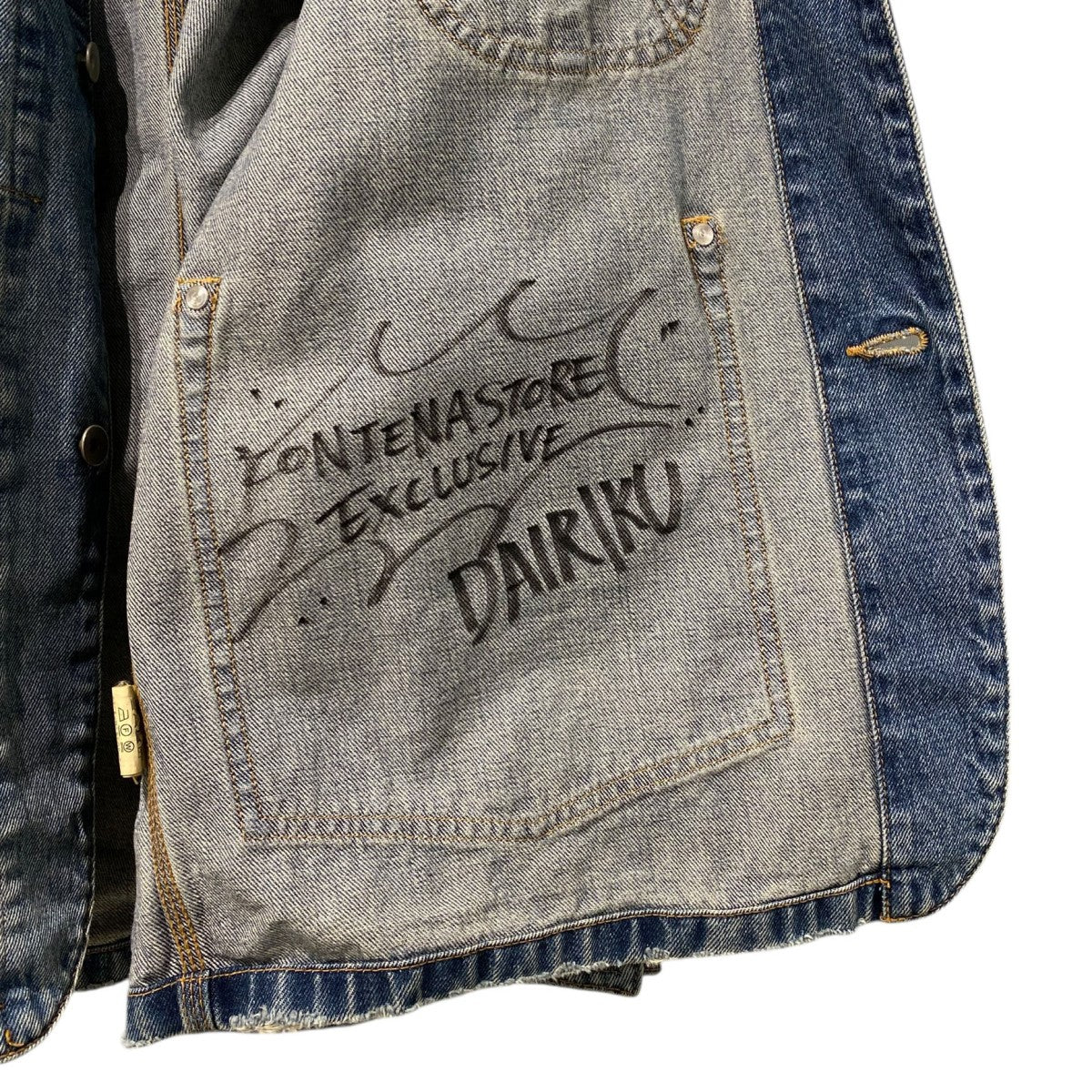 DAIRIKU×ContenaStore 20AW限定Wash N’ WEAR Damage Cover All Vintageヴィンテージ落書きアート加工サイン入りカバーオールデニムジャケット 古着・中古-7枚目のアイテム画像