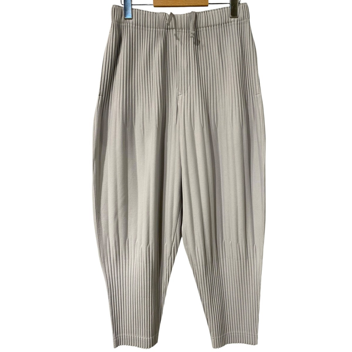 HOMME PLISSE ISSEY MIYAKE BASICライン／シーズンレスPleats／Taperedプリーツテーパードイージーパンツ 古着・中古-1枚目のアイテム画像