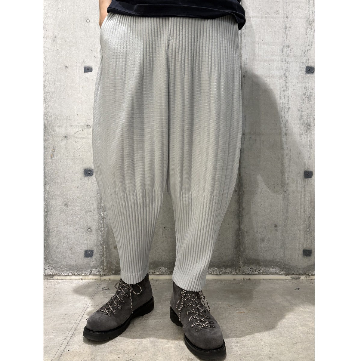 HOMME PLISSE ISSEY MIYAKE BASICライン／シーズンレスPleats／Taperedプリーツテーパードイージーパンツ 古着・中古-2枚目のアイテム画像