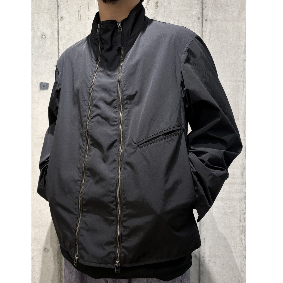 UJOH HOMME×STUDIOUS 別注DOUBLE ZIP BLOUSONダブルZIPナイロンジャケット 古着・中古-2枚目のアイテム画像