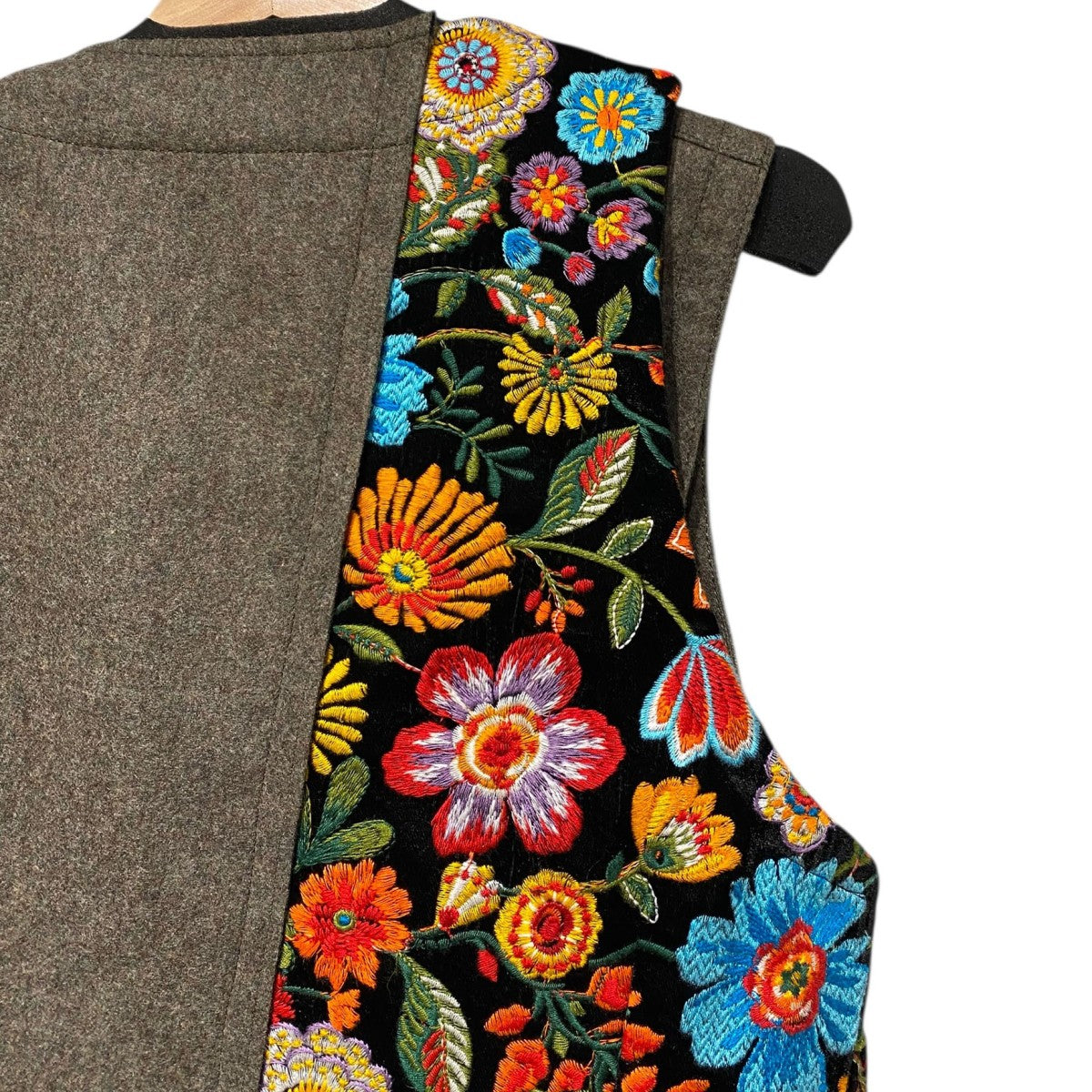 COMME des GARCONS HOMME PLUS 25AW花柄刺繍×ウールドッキング巻きベストPP-V003 古着・中古-8枚目のアイテム画像