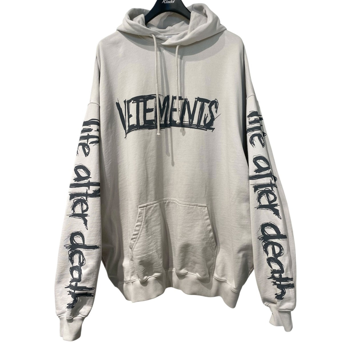 VETEMENTS 23AWWorld Tour Logo HoodieワールドツアーロゴフーディパーカーUE54HD600W 古着・中古-1枚目のアイテム画像
