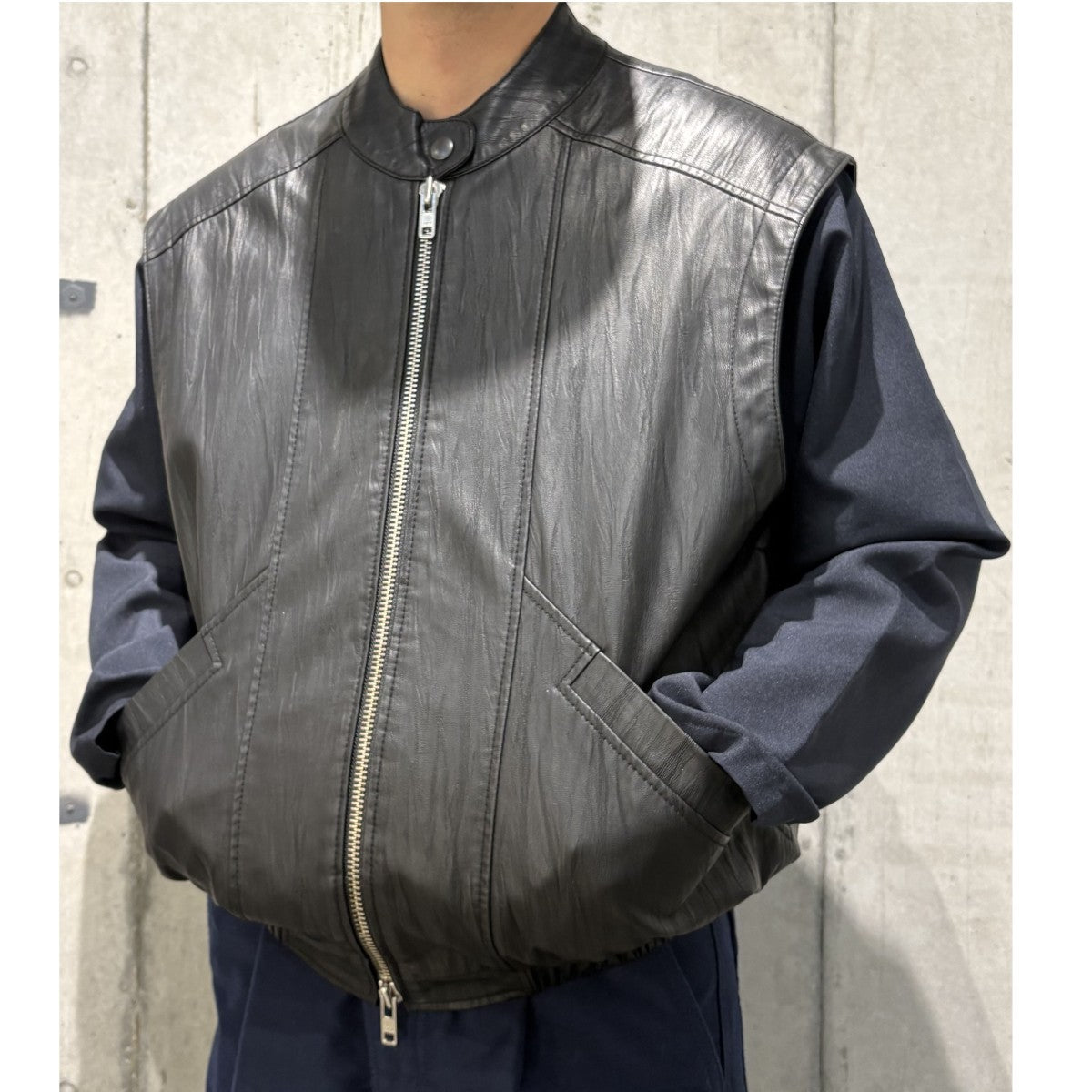 THEILMA フェイクレザーオーバーサイズベスト 古着・中古-2枚目のアイテム画像