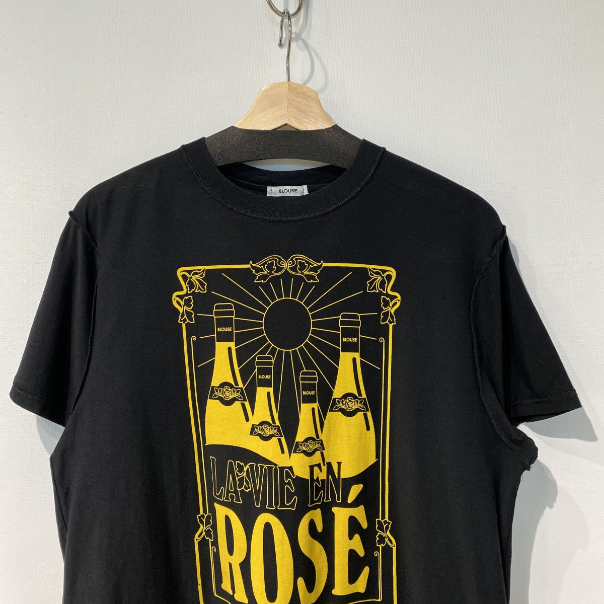 BLOUSE Insideout La Vie En Rose T-Shirtインサイドアウトバラ色の人生プリントTシャツ 古着・中古-3枚目のアイテム画像