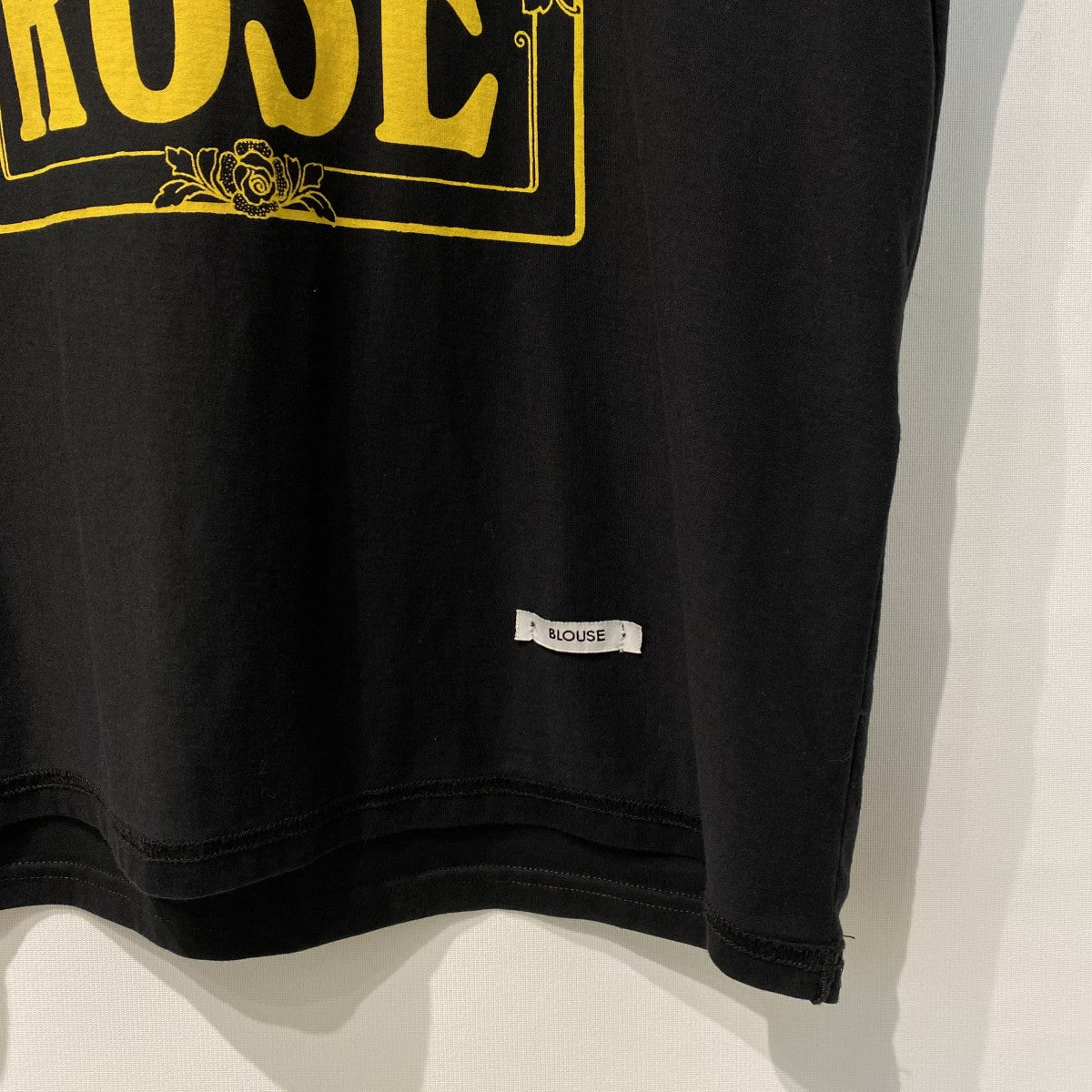 BLOUSE Insideout La Vie En Rose T-Shirtインサイドアウトバラ色の人生プリントTシャツ 古着・中古-4枚目のアイテム画像