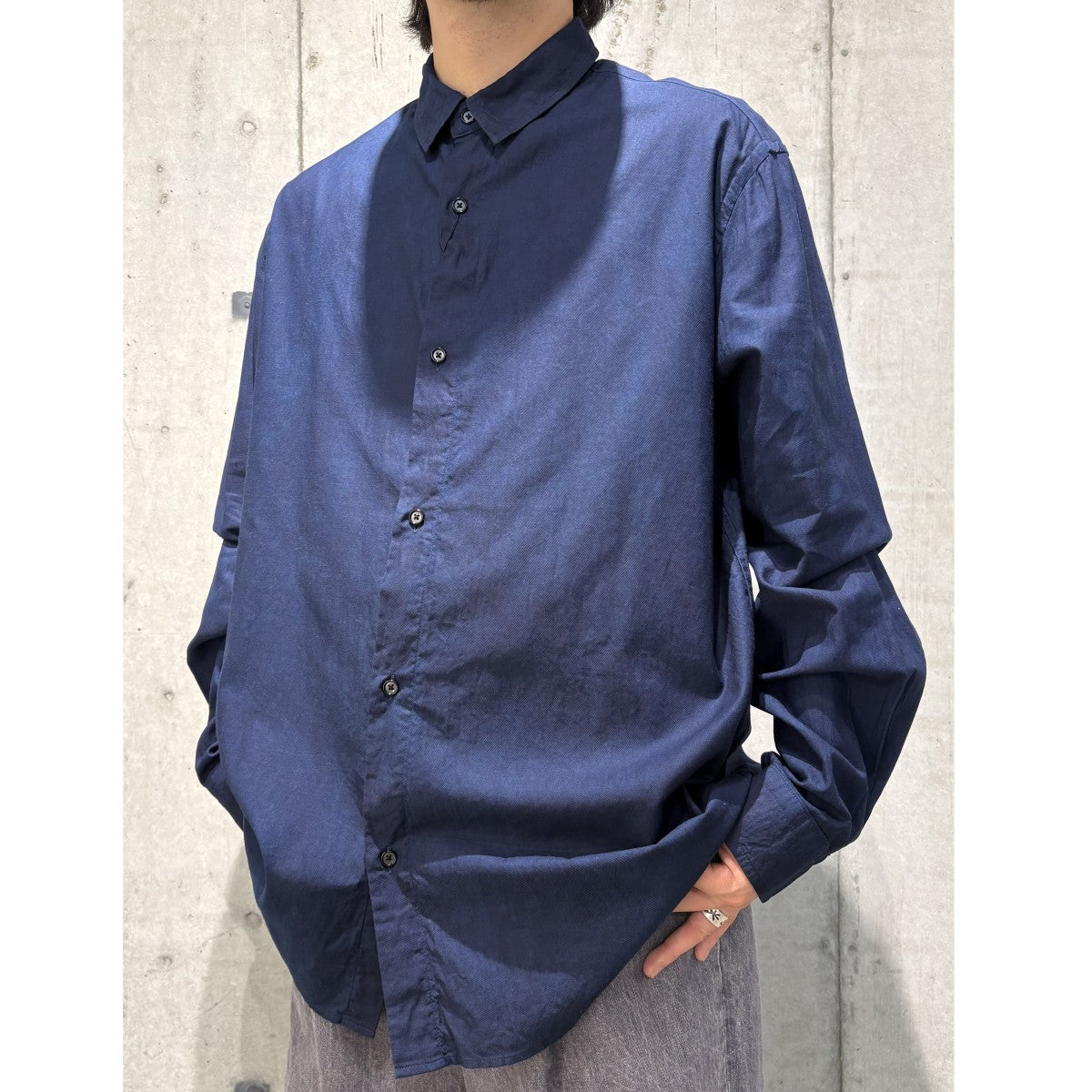 KUON Regular Collar Shirt-Aizome Dark-オーバーサイズレギュラーカラー藍染めダークシャツ 古着・中古-2枚目のアイテム画像