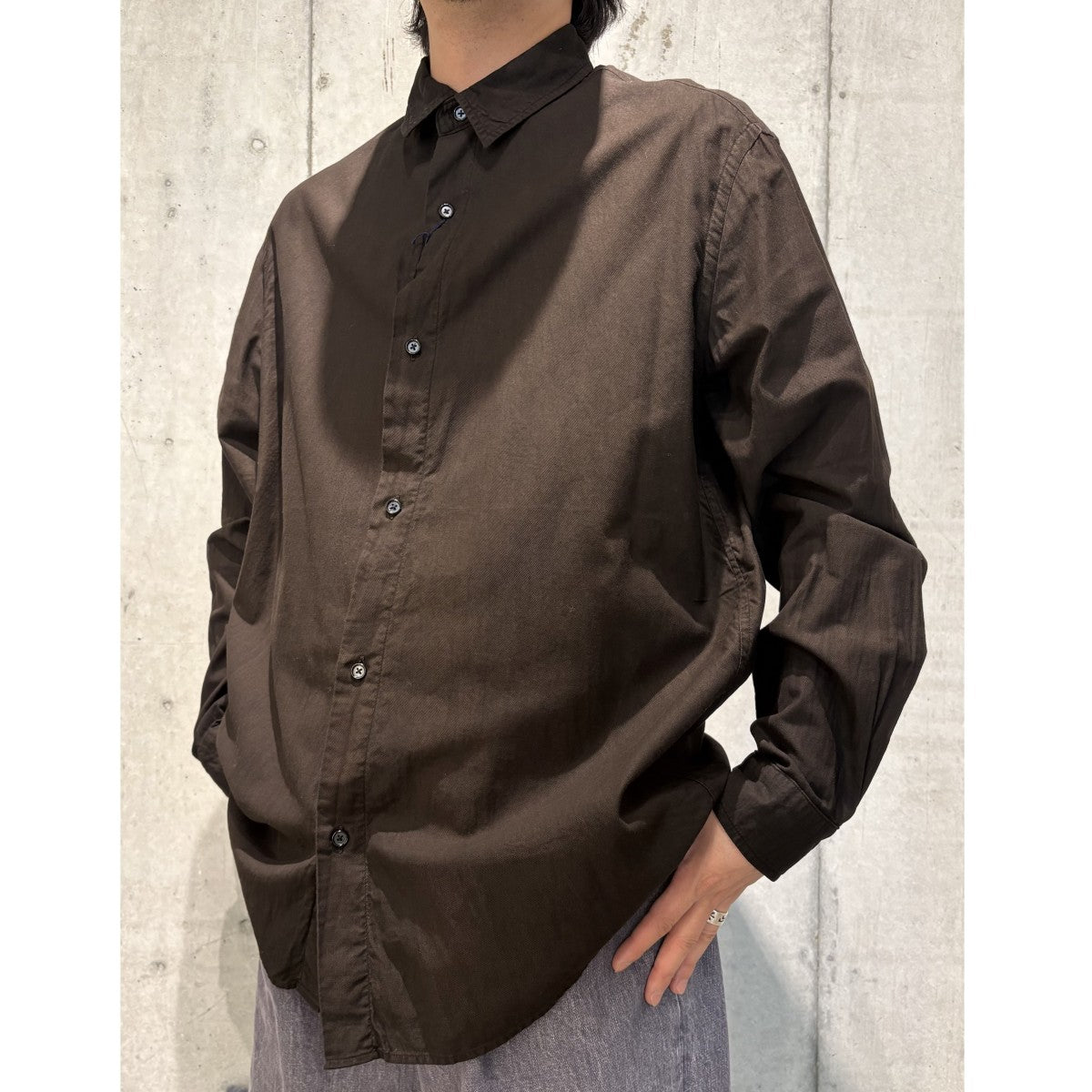 KUON Regular Collar Shirt-Dorozome Dark-レギュラーカラーオーバーサイズ泥染めダークシャツ 古着・中古-2枚目のアイテム画像