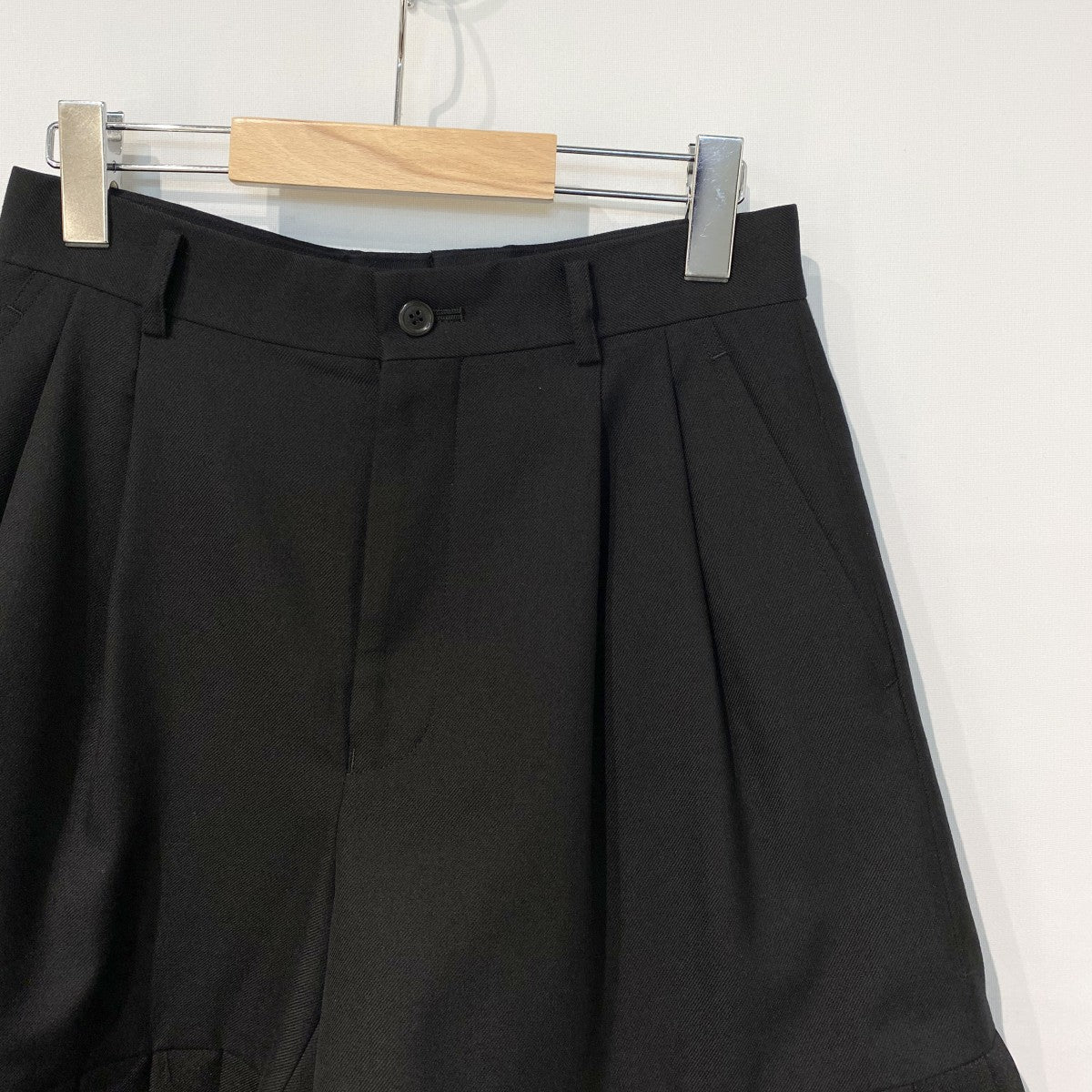 noir kei ninomiya(ノワールケイニノミヤ) 26SSPleated Shortsプリーツ