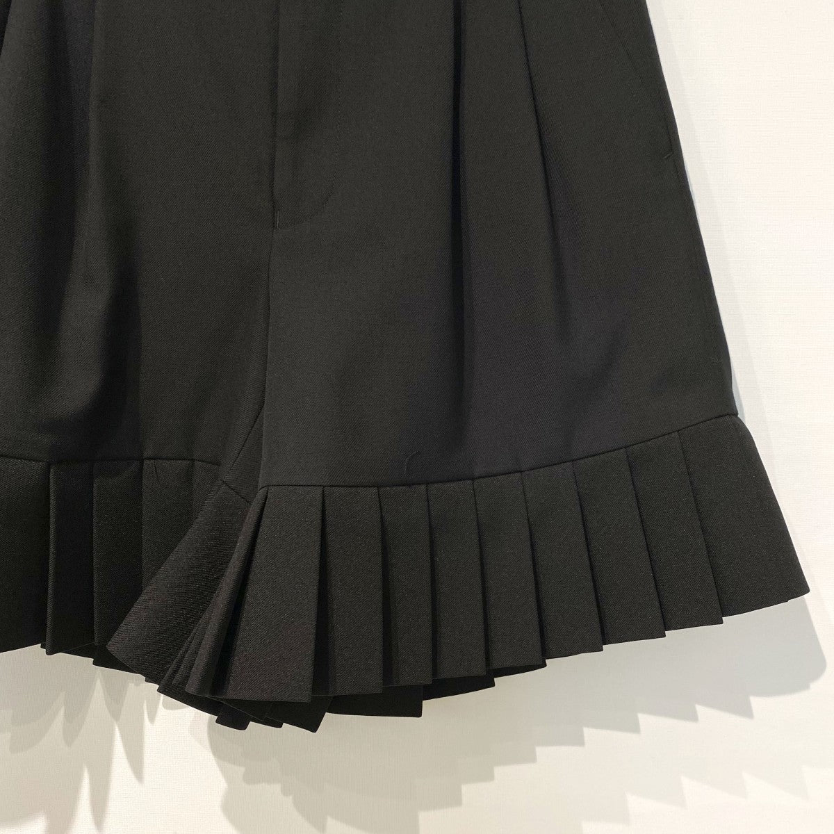 noir kei ninomiya(ノワールケイニノミヤ) 26SSPleated Shortsプリーツ