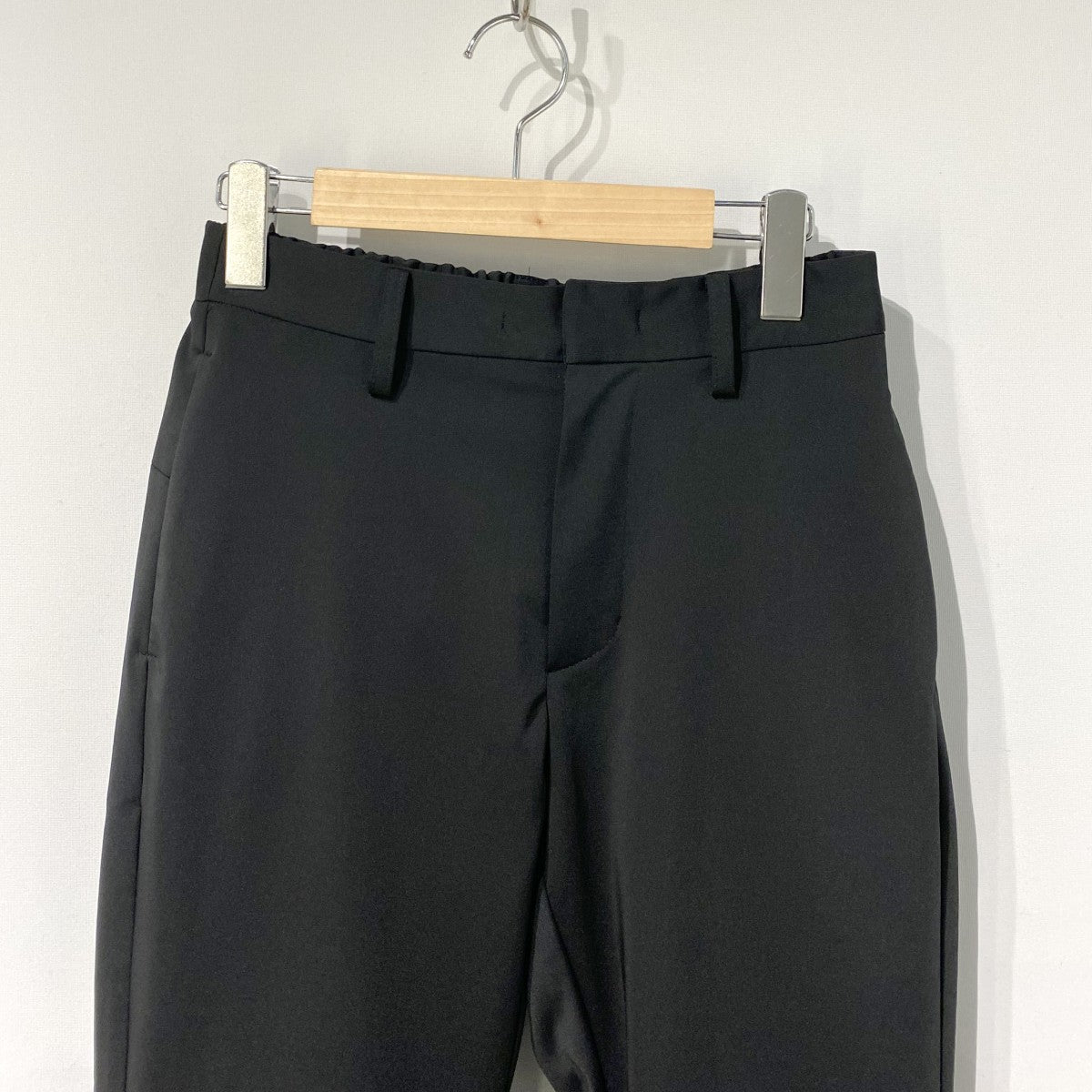 ATTACHMENT×STUDIOUS 別注Tapered Slacksテーパードストレッチスラックスパンツ 古着・中古-3枚目のアイテム画像