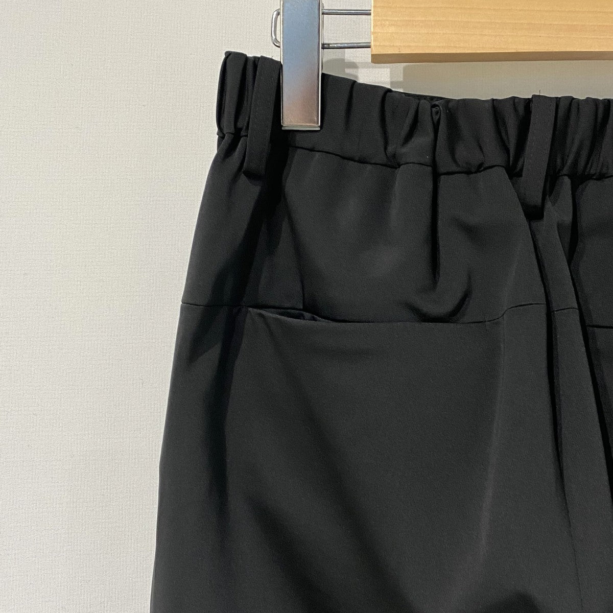 ATTACHMENT×STUDIOUS 別注Tapered Slacksテーパードストレッチスラックスパンツ 古着・中古-5枚目のアイテム画像