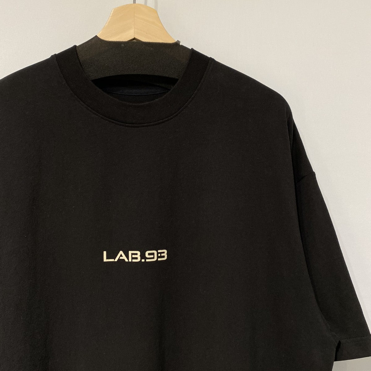 24SSM00-G Lab-93 Graphic T-Shirt TECHテックTシャツ