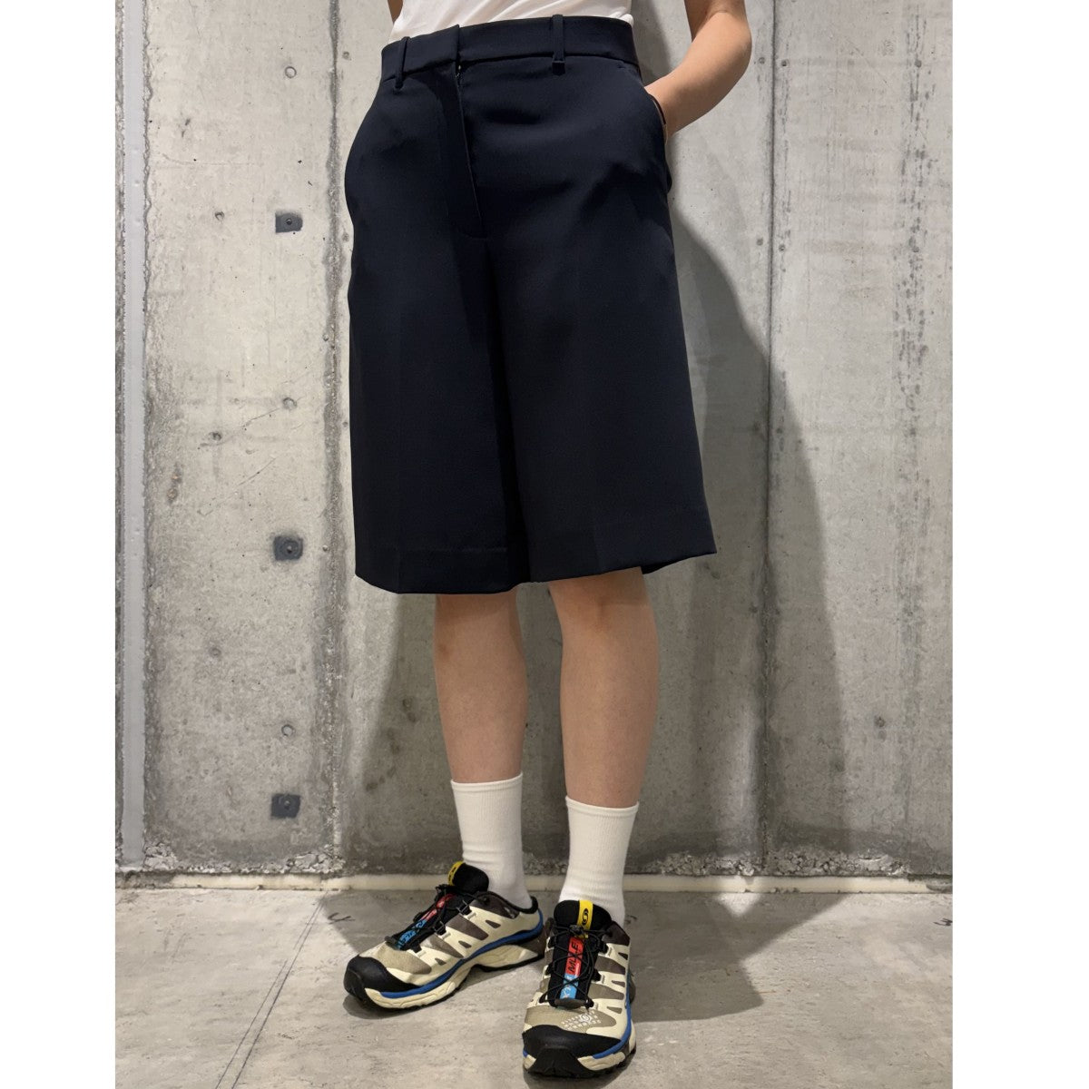 THE ROW(ザロウ) Trin Bermuda Shortsショーツハーフパンツ ネイビー