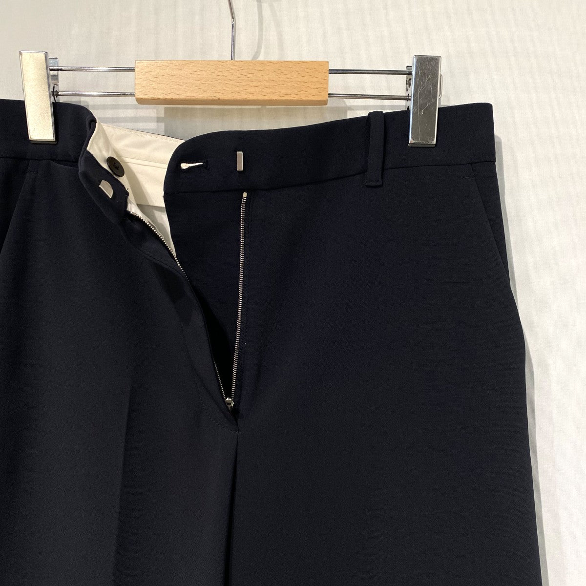 THE ROW(ザロウ) Trin Bermuda Shortsショーツハーフパンツ ネイビー