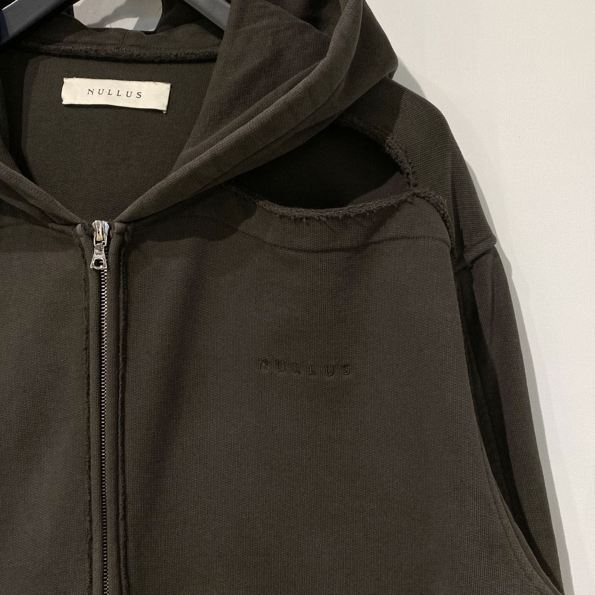24SSHollowed Shoulder Zipマルチスリットダメージ加工フーディパーカー