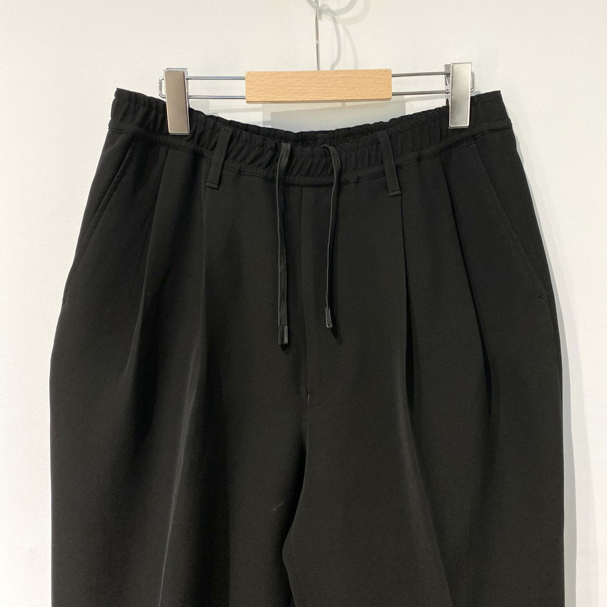 25AWWide Tapered Easy Slacksワイドテーパードイージースラックスパンツ